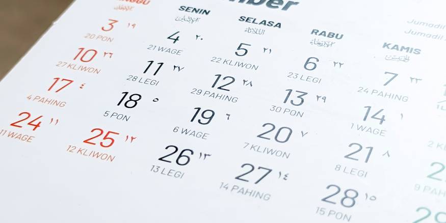 Calendar illustrating monthly rent due date and late-fee reminder
